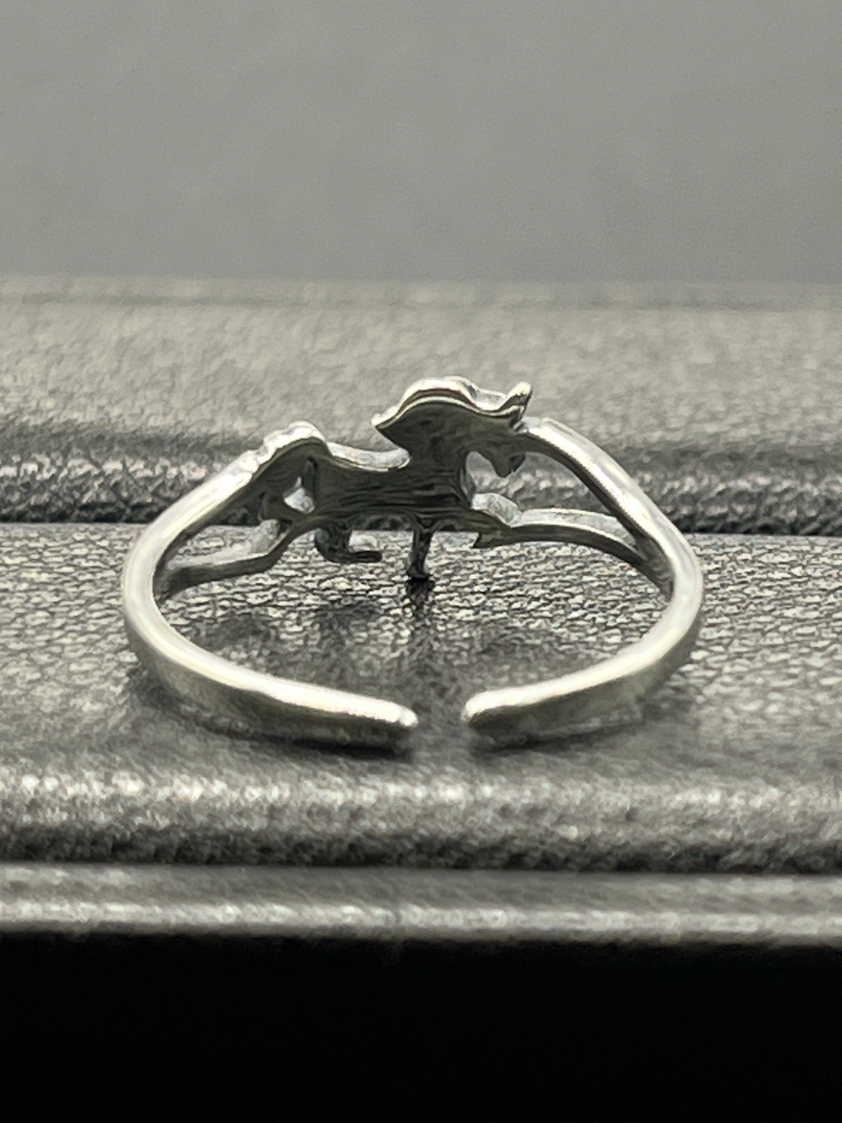 New Condition Sterling Silver Horse Toe Ring 925