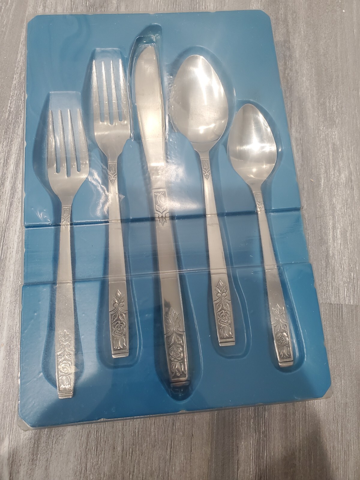 Crown One Young Rose 50 Piece Flatware