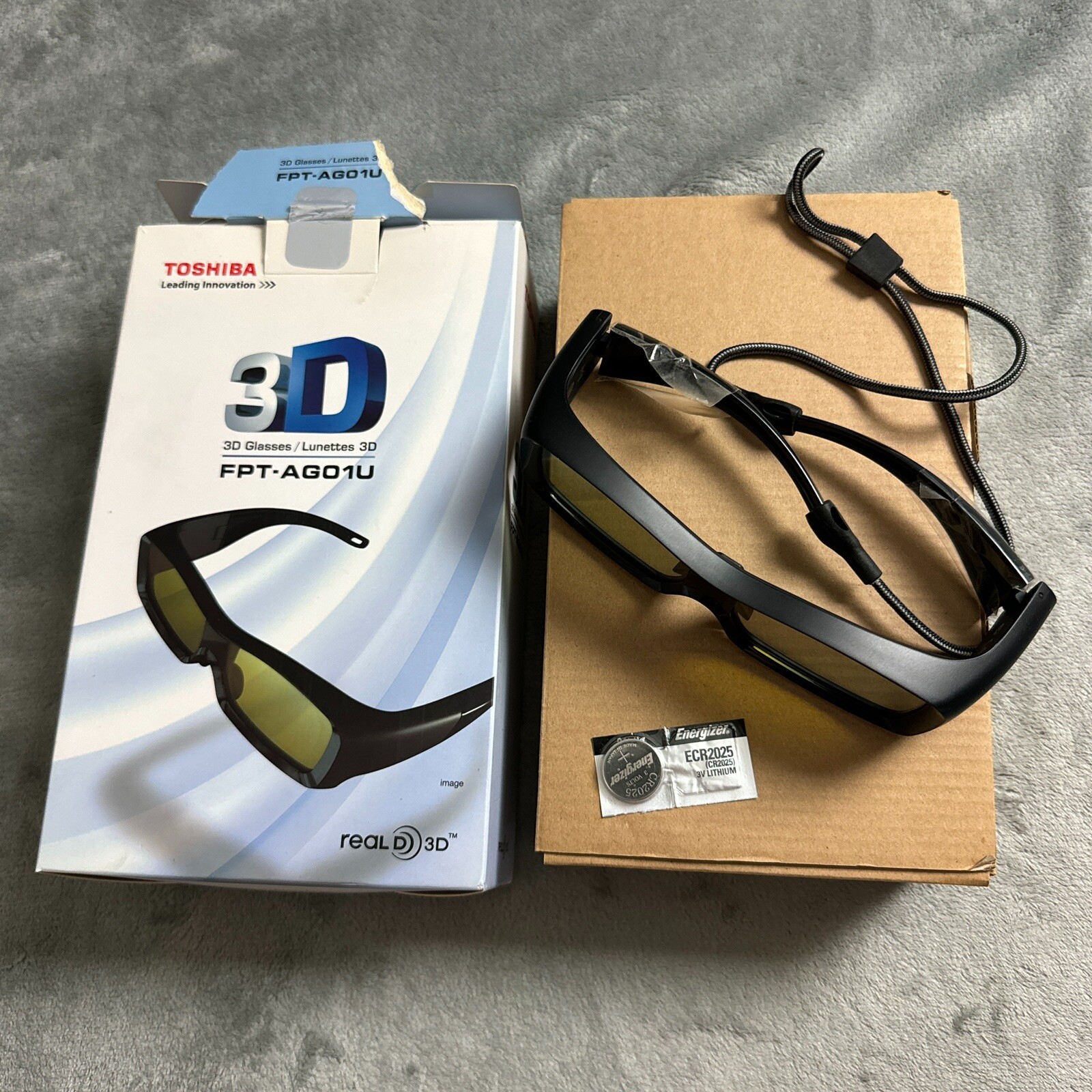 Toshiba FPT-AGO1U 3D TV Viewing Glasses With New Battery And Extra Battery!