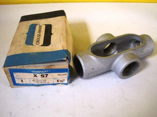 Crouse-Hinds 1 1/2" Conduit Body Outlet Box X57 NIB NEW X 57 30 DAY WARRANTY