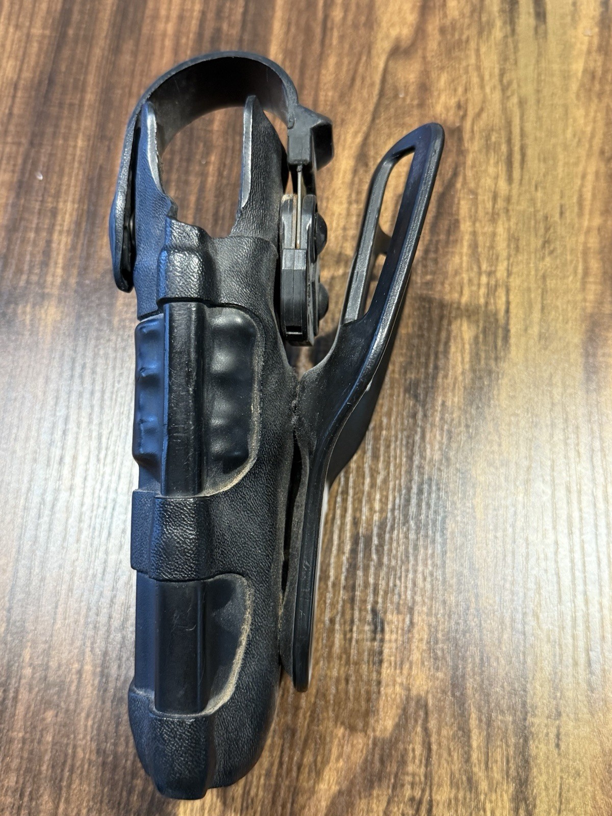 Safariland 6070-83 Glock 17, 22 as pictured