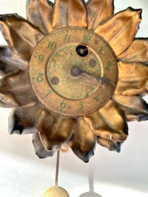 Lux "Sunflower" Pendulette Wall Clock Mechanical Key-wind