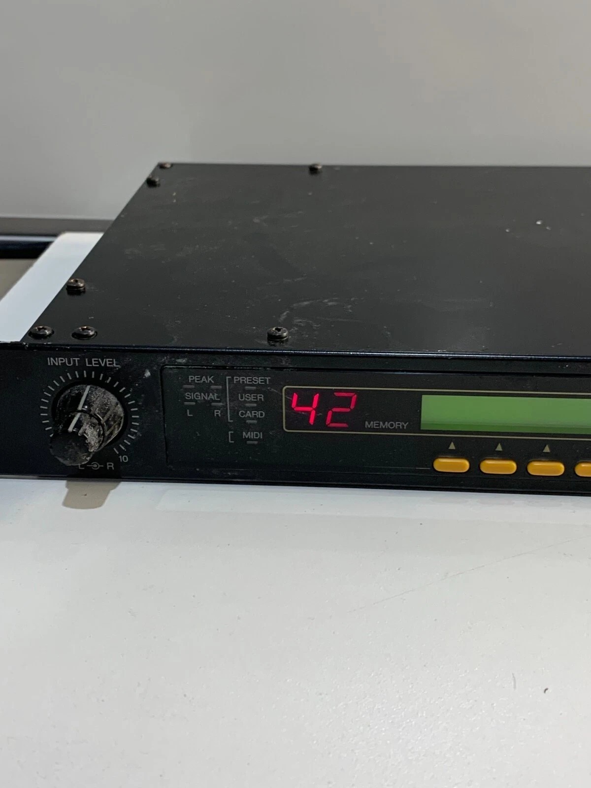 Yamaha EMP700 Stereo Multi Effect Processor Rackmount