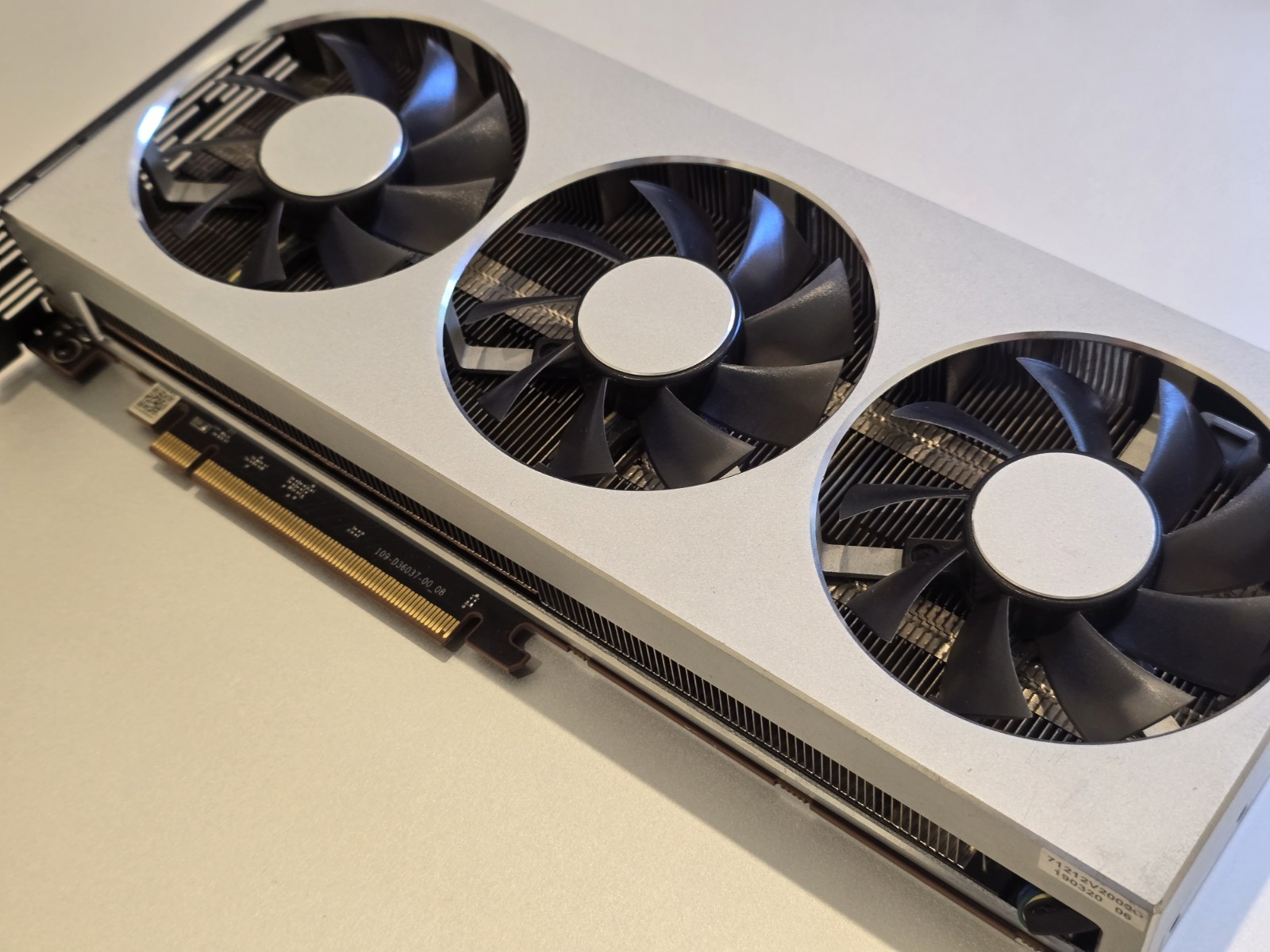 AMD Radeon VII 7 16GB Graphics Card GPU Tested 100% Working