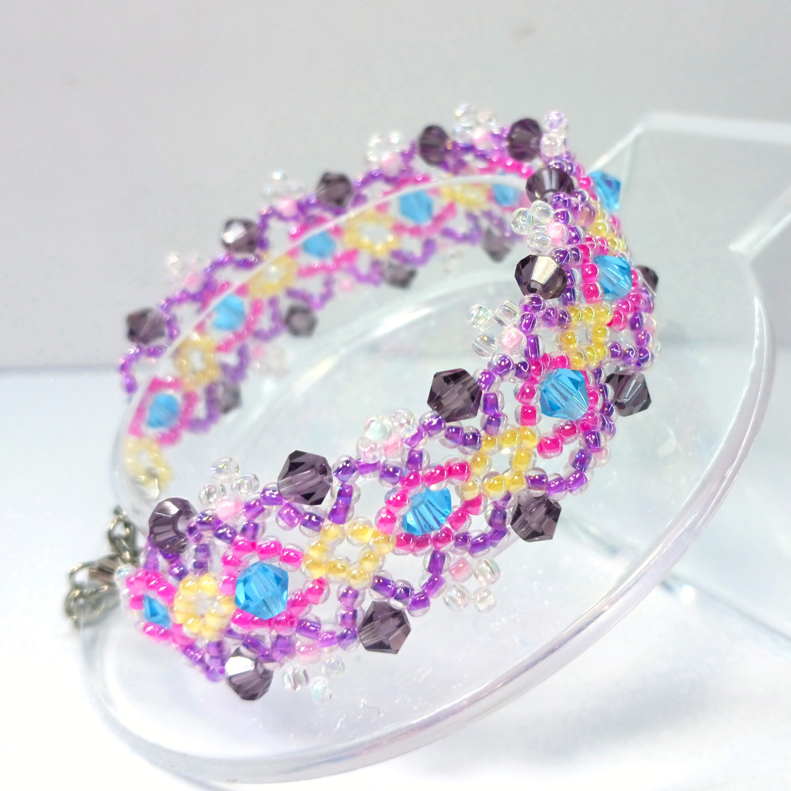 Handcrafted Beaded Bracelet - Vibrant & Unique Design"
