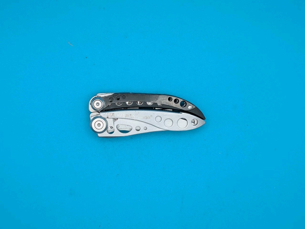 Leatherman Freestyle Multi-Tool - Discontinued - FAST SHIPPING! USED/RUST