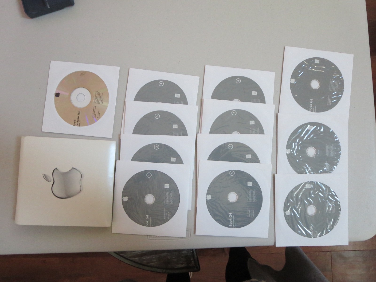 Apple iBook G4 Install Disks Mac OS 10.3.2 + Software Restore + Hardware Test