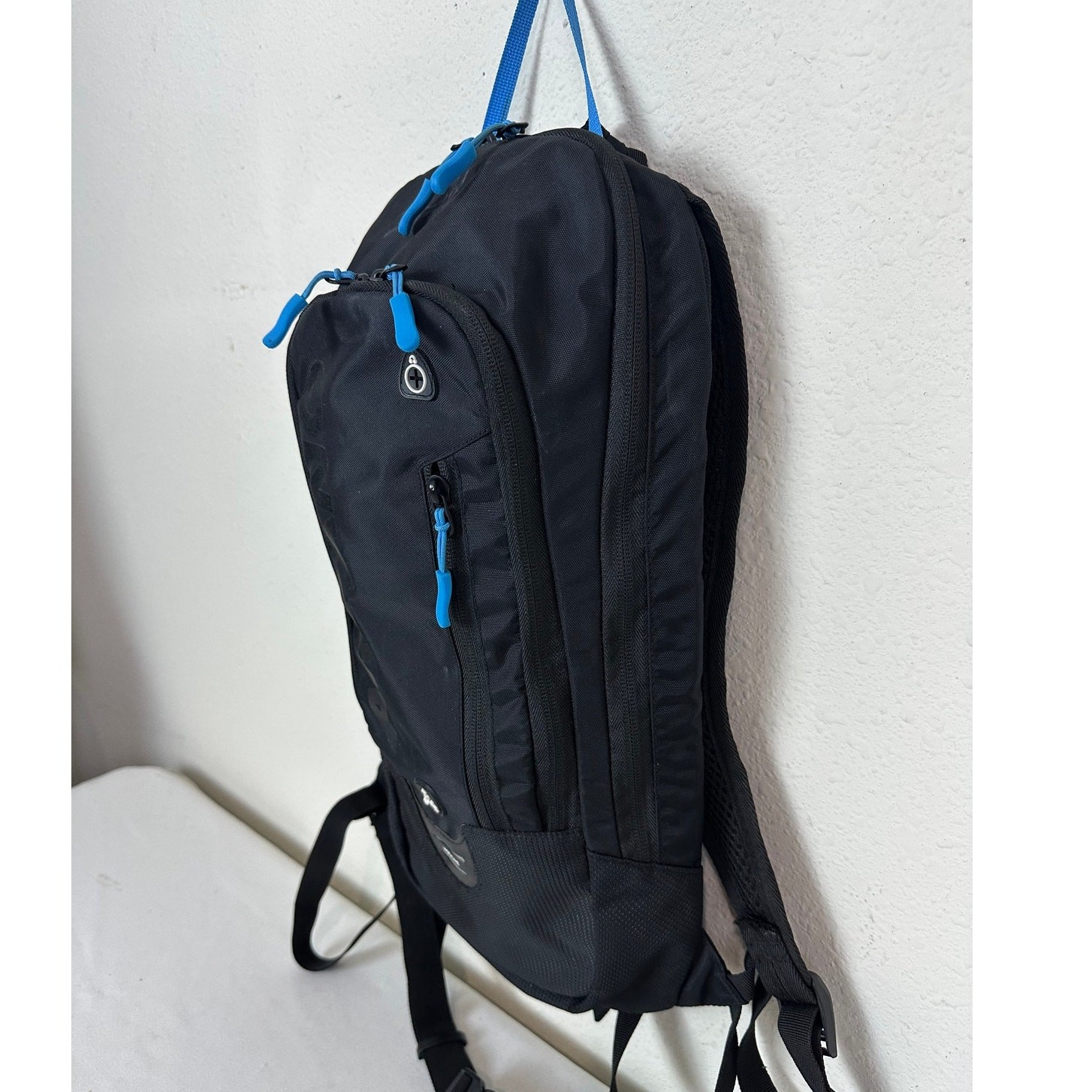 Arvano Hydration Backpack Lightweight Cycling Hiking Daypack Black Adjustable