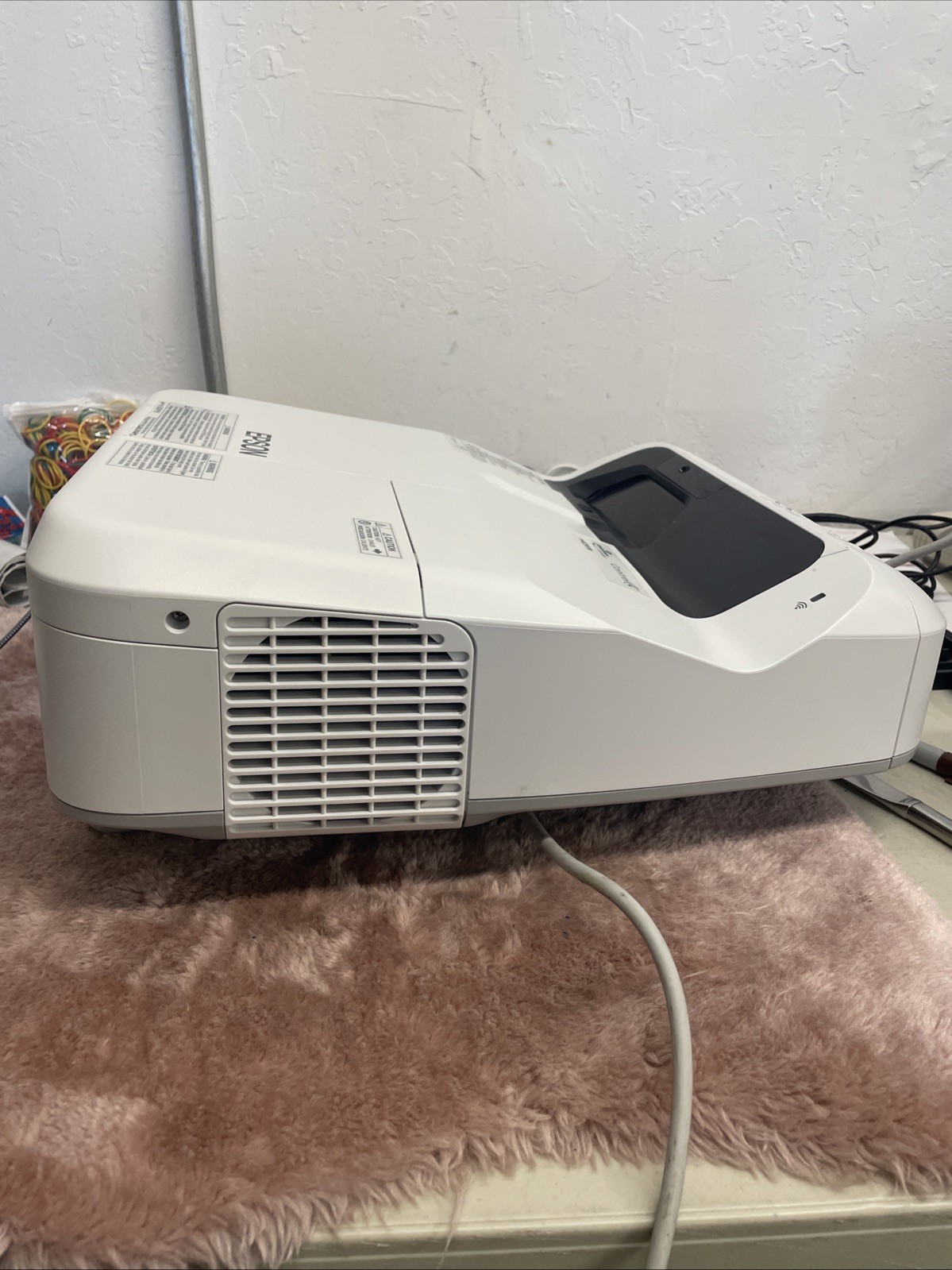 Epson Powerlite 680 Projector Model: H746A