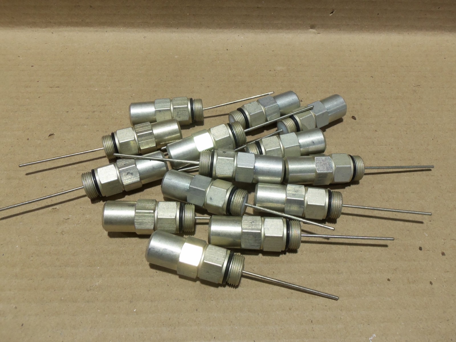 New Lot of 14 Gilbert G2 Series Connector