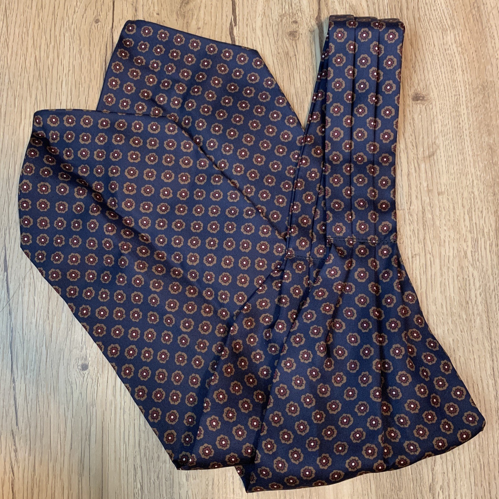 Vintage Brooks Brothers Makers All Silk Cravat - Printed in England - Navy