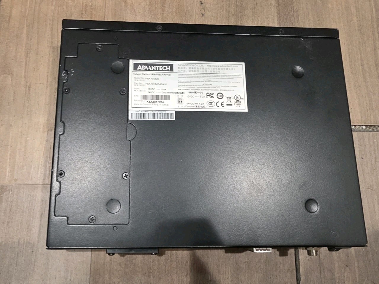 Advantech FWA-1012VC-8CA1V C3758 8 core / 16GB RAM / 128GB SSD / 8x 1GbE