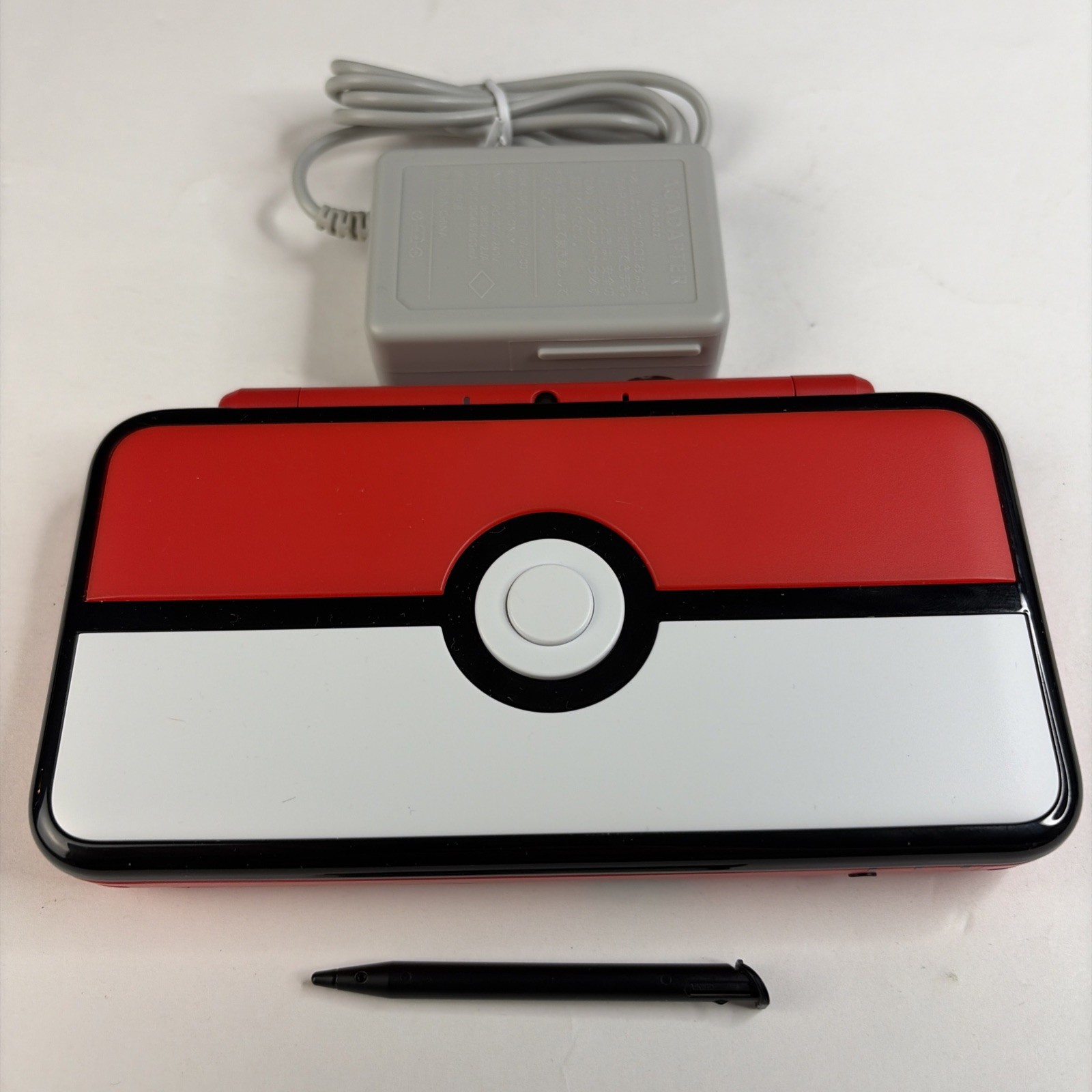 NICE New Nintendo 2ds XL Pokeball Edition US Model Tested Charger Stylus Pokemon