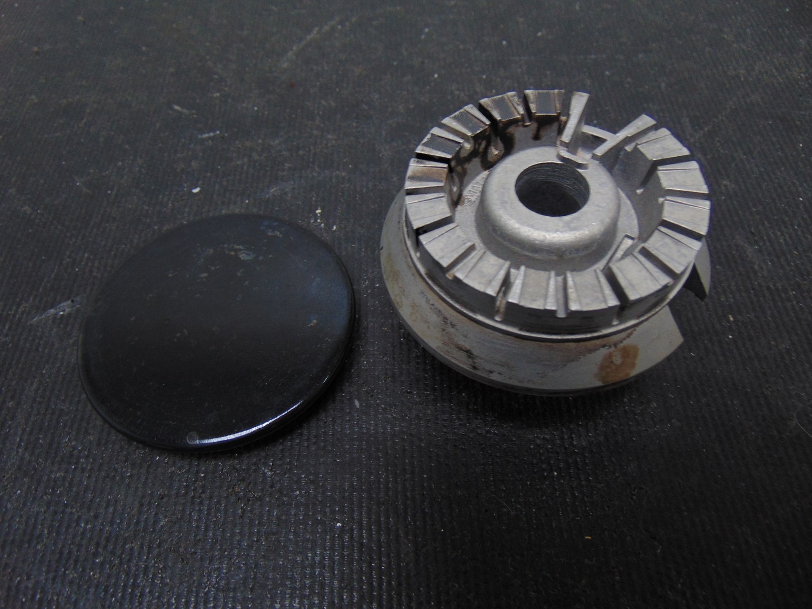 GE Range JGBP29MEM2BS Cooktop Burner Small WB16K10024