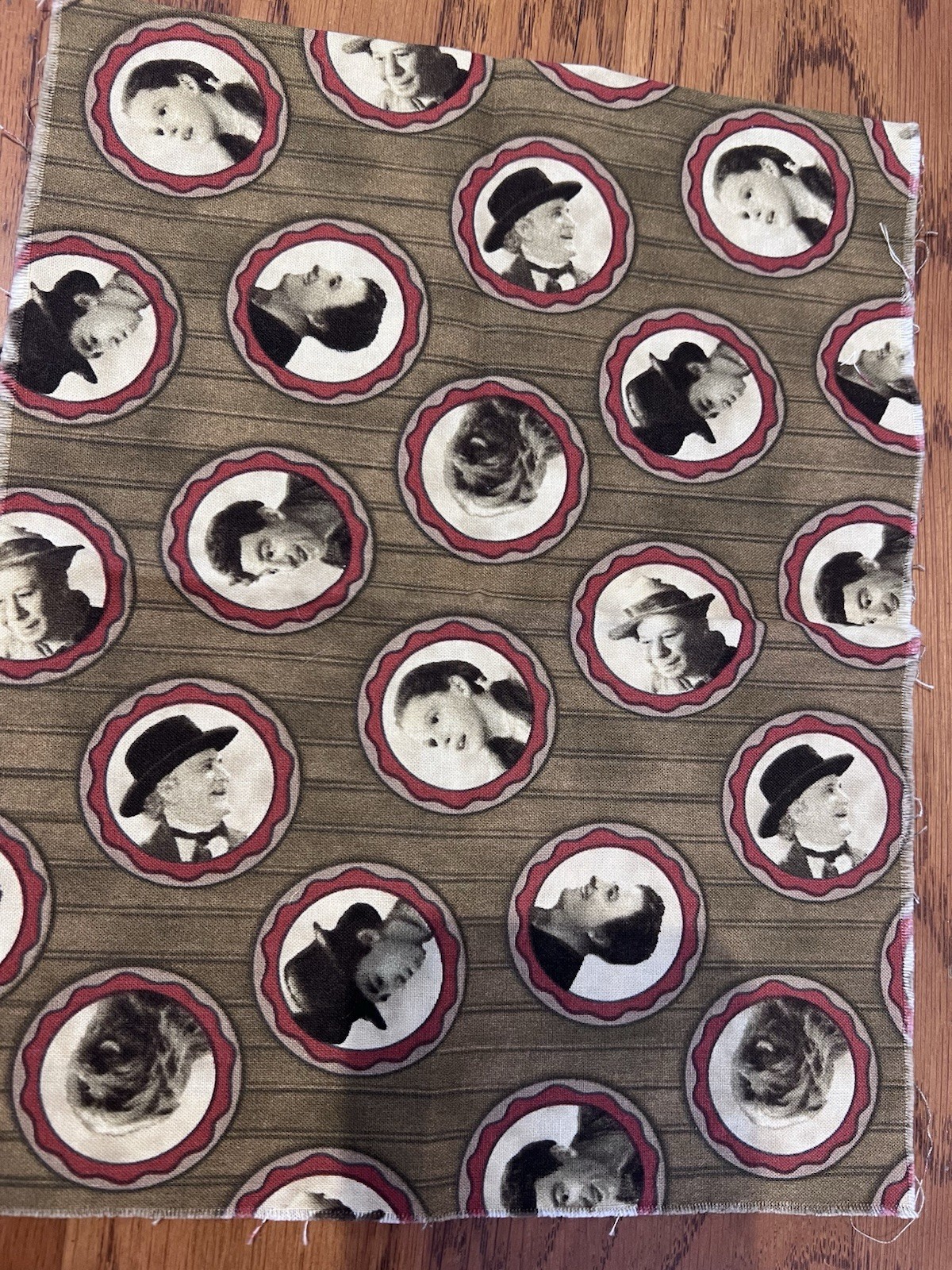 Wizard of oz Fabric Cotton Quilting Crafts 2 Fat Quarters, 1/2 Yard, 3/4 Yard
