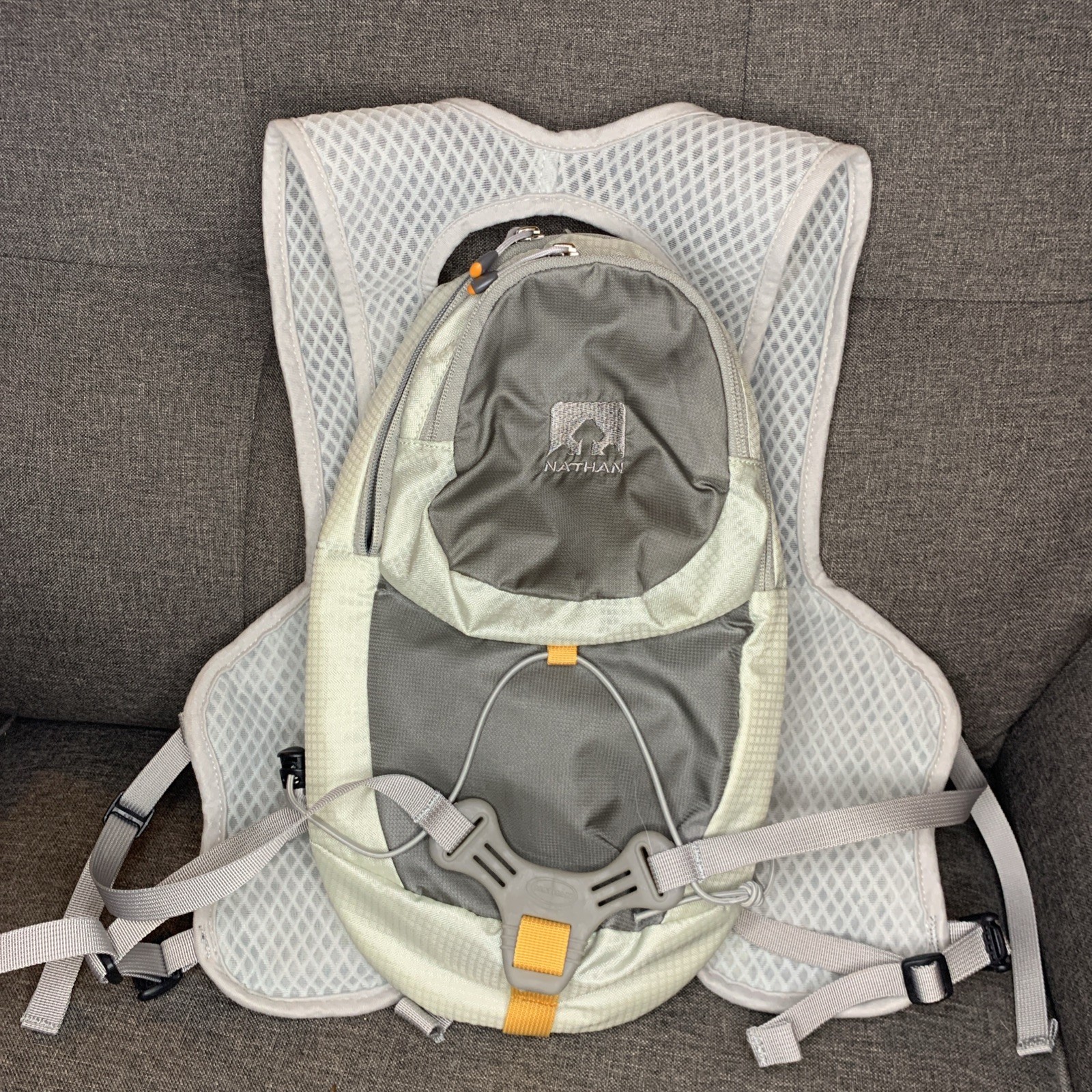Nathan Intensity 2L Hydration Pack Hiking Backpack/Vest ~ Gray