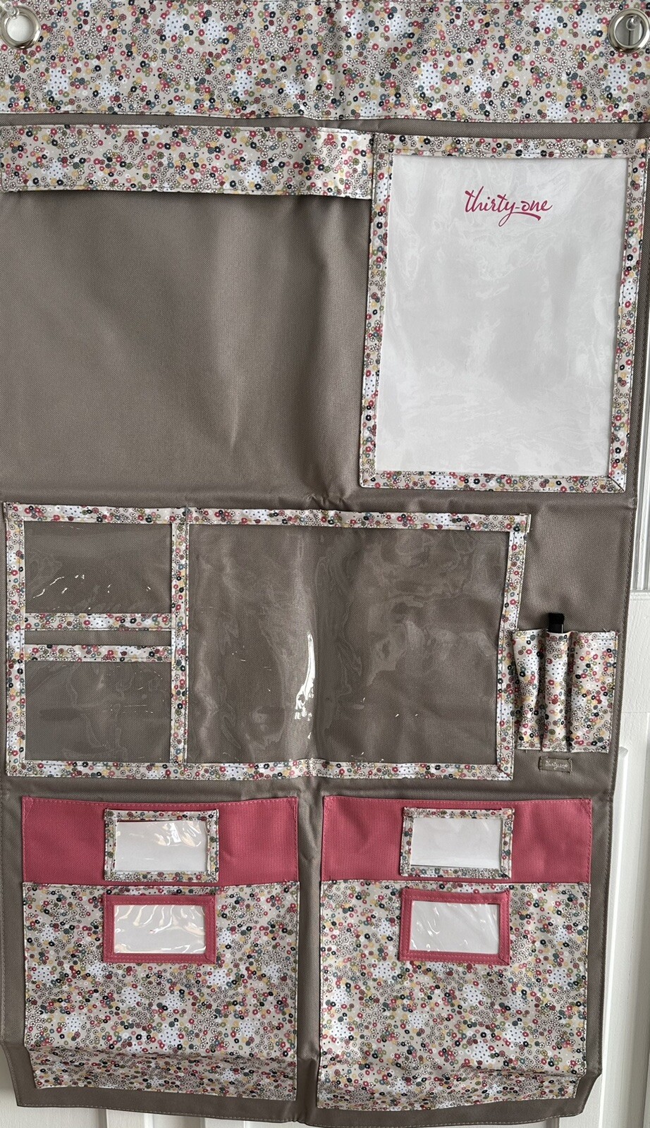 Thirty One Hang Up Home Organizer Free Spirit Ditzy w/ Pockets And Dry Ease New