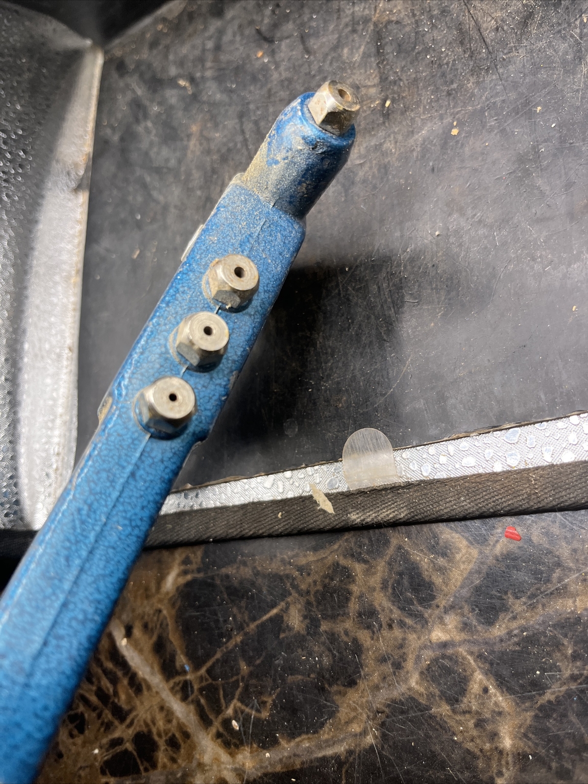 rivet tool blue. AD