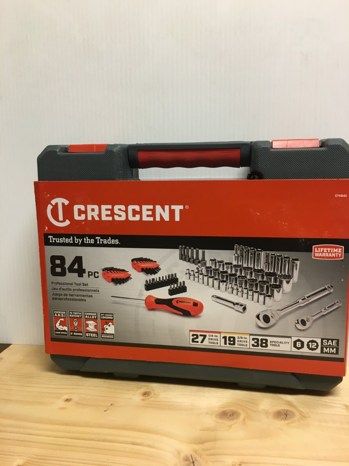 Crescent 1/4 and 3/8 in. drive SAE/Metric 6 and 12 Point Socket Wrench Set 84 pc