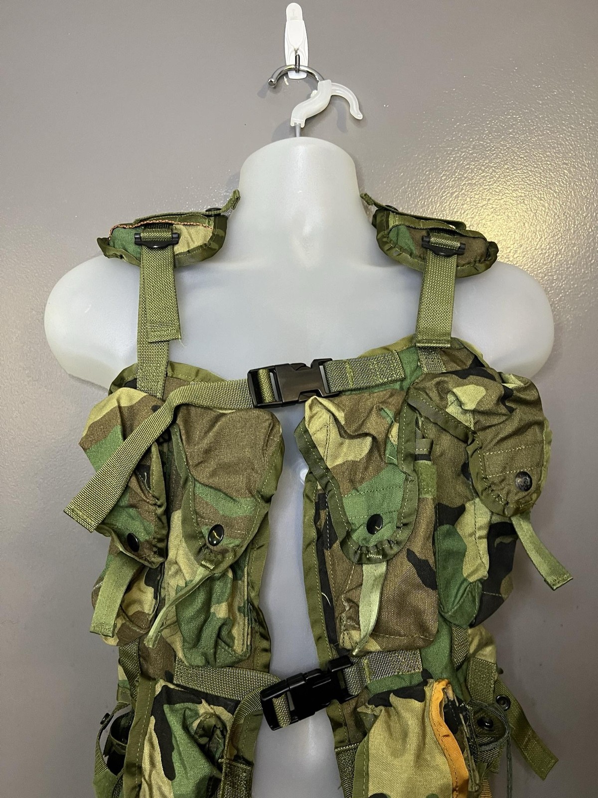 Vintage Specialty Plastic Products Tactical Load Bearing Vest Green Camo Hunting