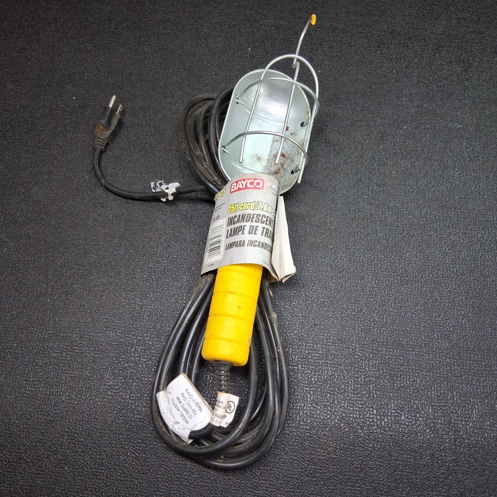 25' Bayco Model FL-425 Yellow 120vac Extension Drop Work Light