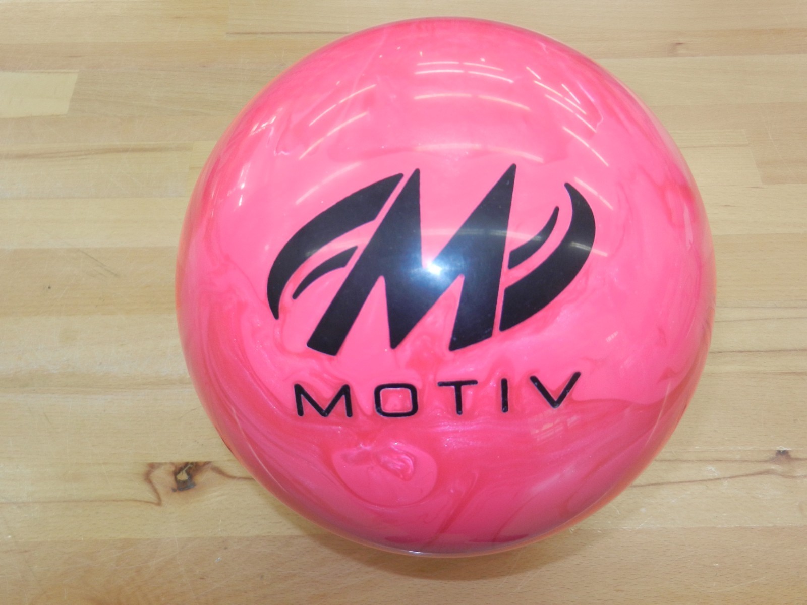 NIB 13# Motiv Hyper Venom Bowling Ball - 13.3/3.5" Pin/3.40oz TW
