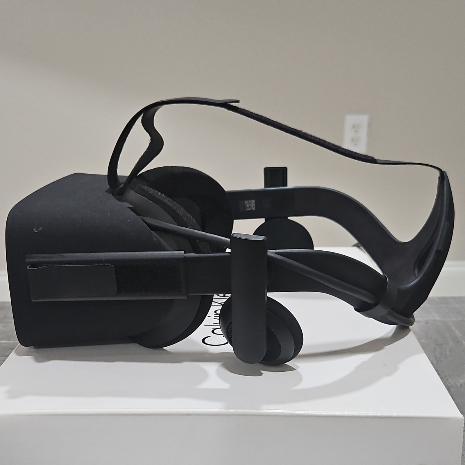 Oculus Rift VR Headset w/ Touch Controllers & Sensors Black