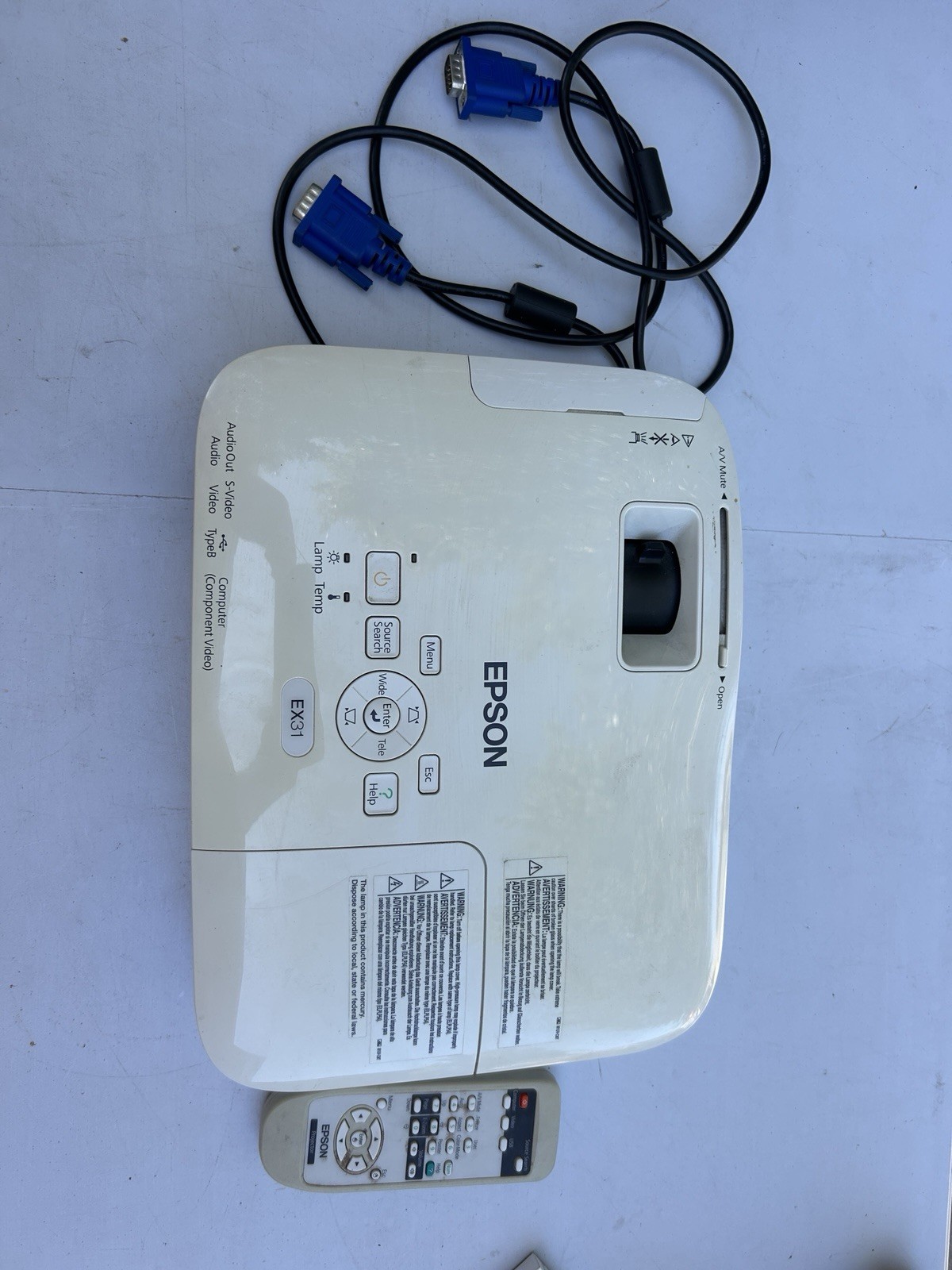Epson lcd projector EX 31 Model: H309A Works Case includes
