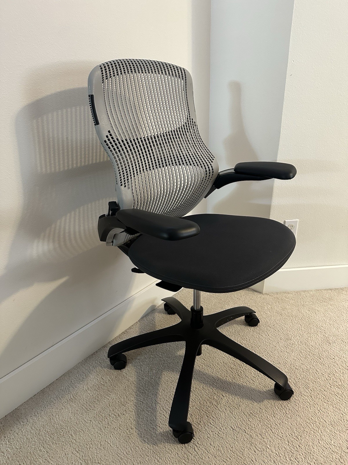 Knoll Generation Chair, Grey, All Features, + Adjustable Arms