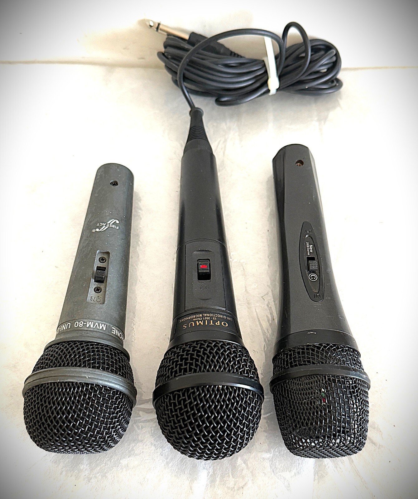 LOT OF 3 Handheld Dynamic Microphones, all working well, audio samples available