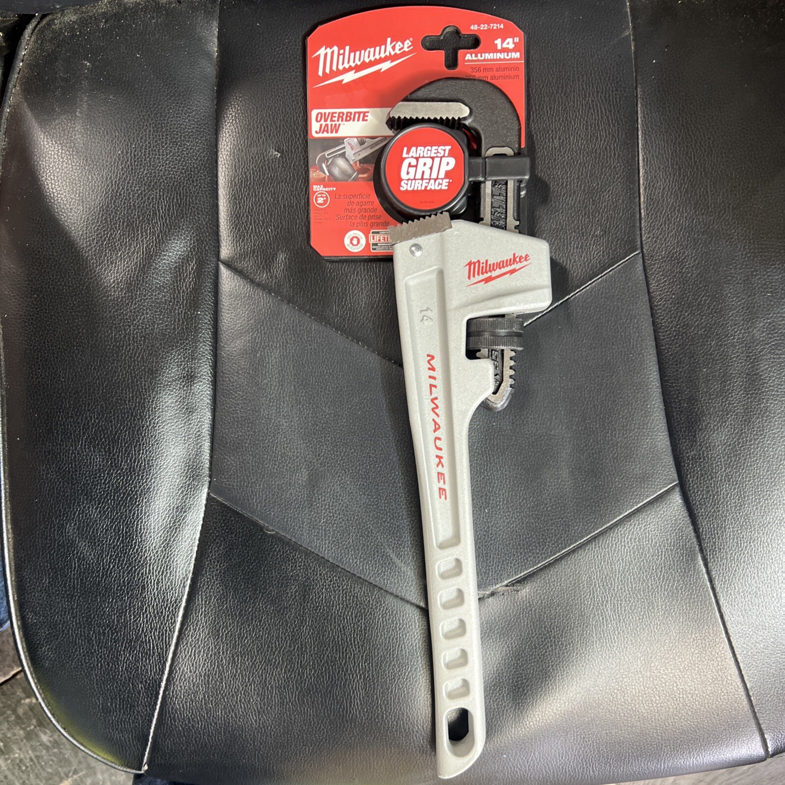 Milwaukee 48-22-7214 Pipe Wrench 14" Overbite Jaw - New