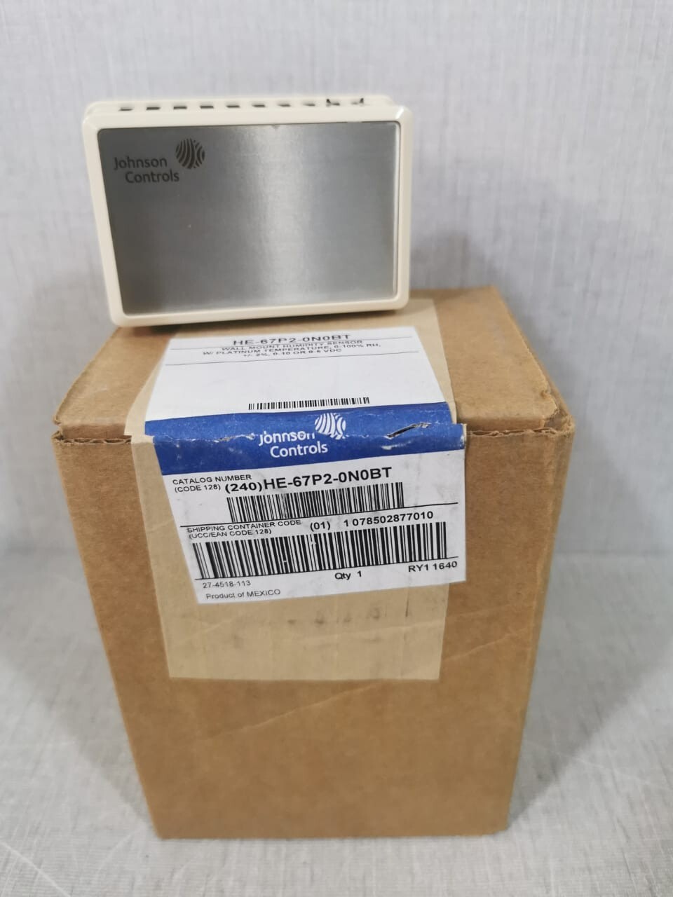 Johnson Controls HE-67P2-0N0BT Wall Mount Humidity Sensor