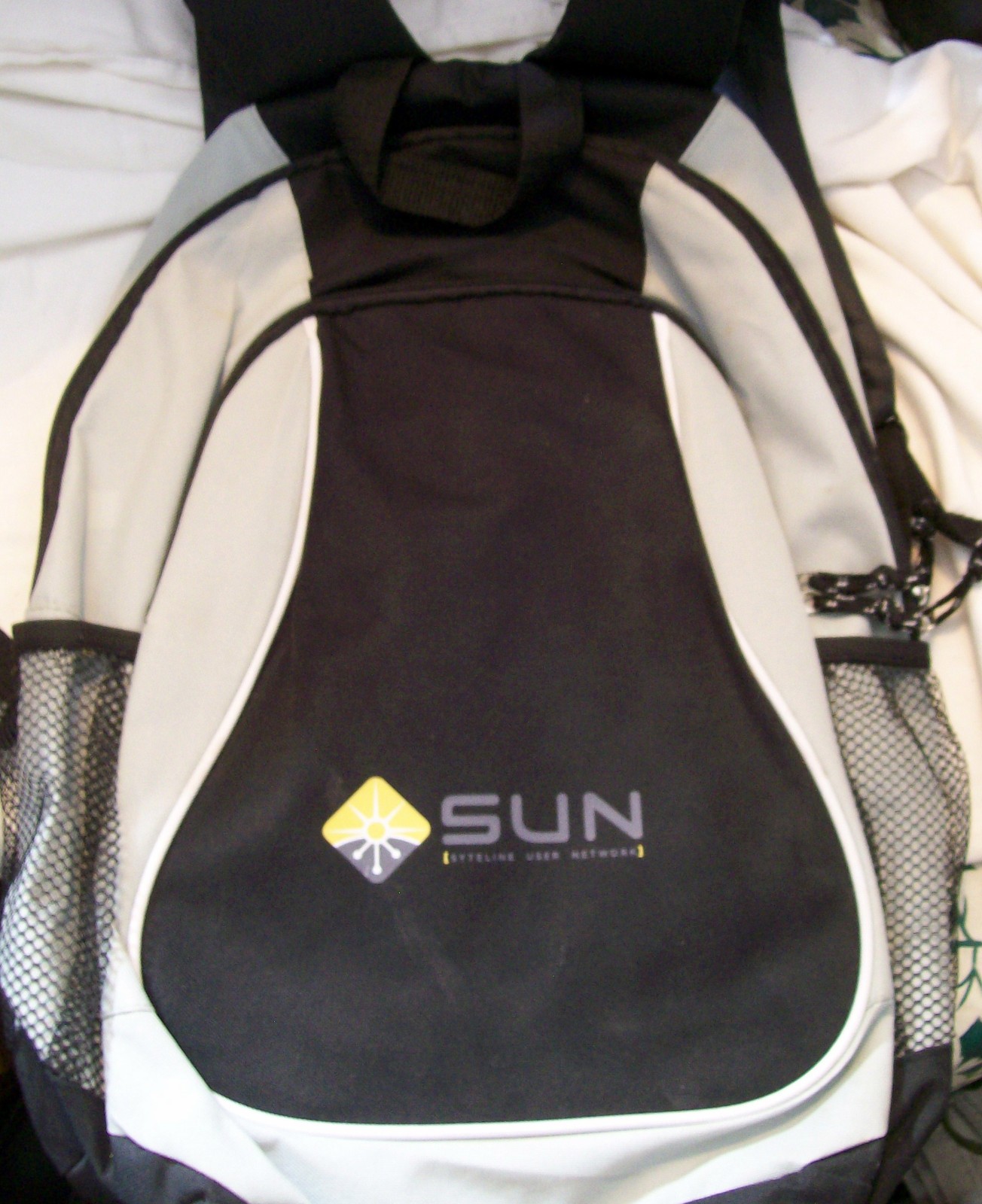 SUN SYTELINE BACKPACK USER NETWORK 16 BY 10 INCHES