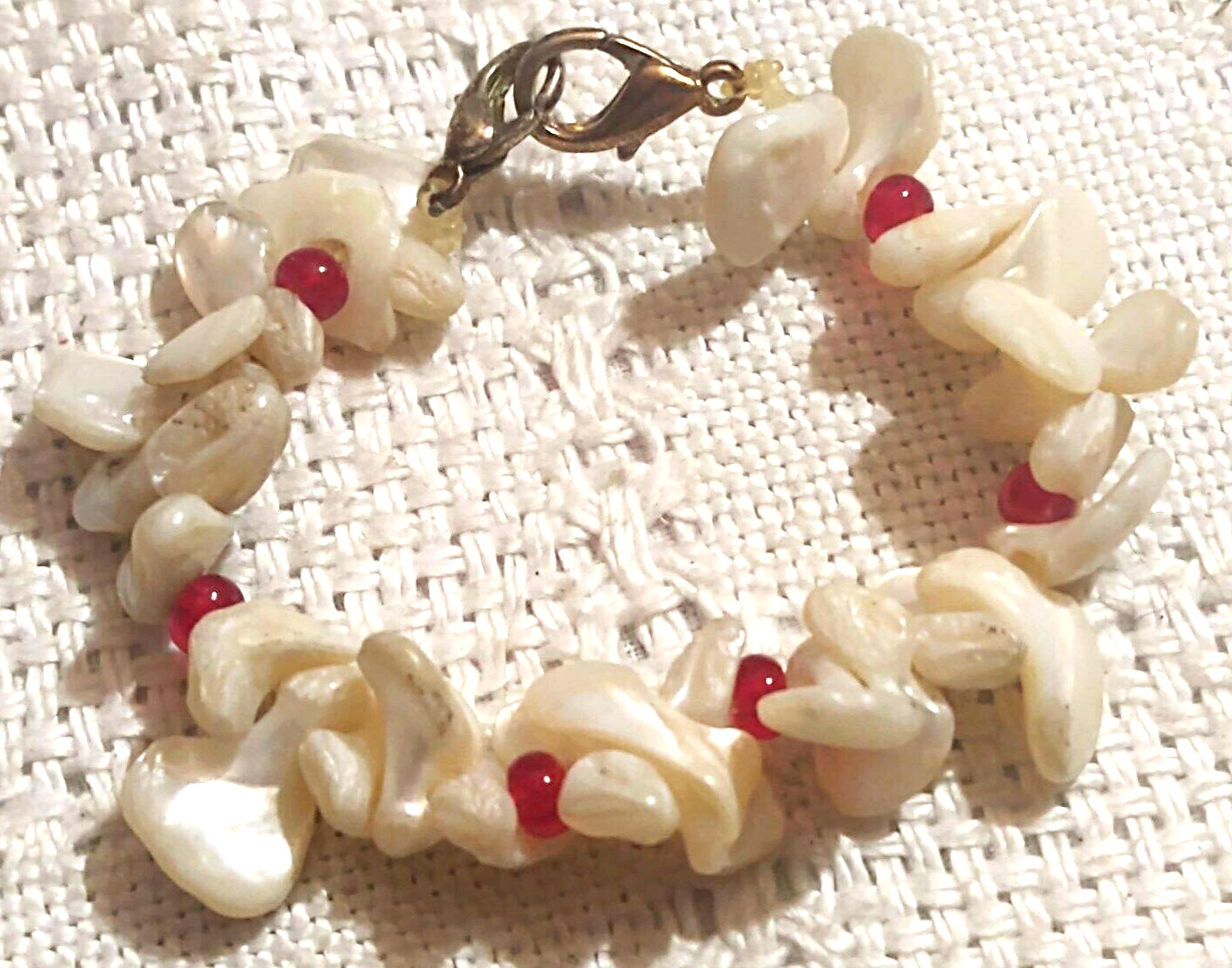Natural Shell Mother of Pearl MOP Stretch Bracelet Red Glass Bead