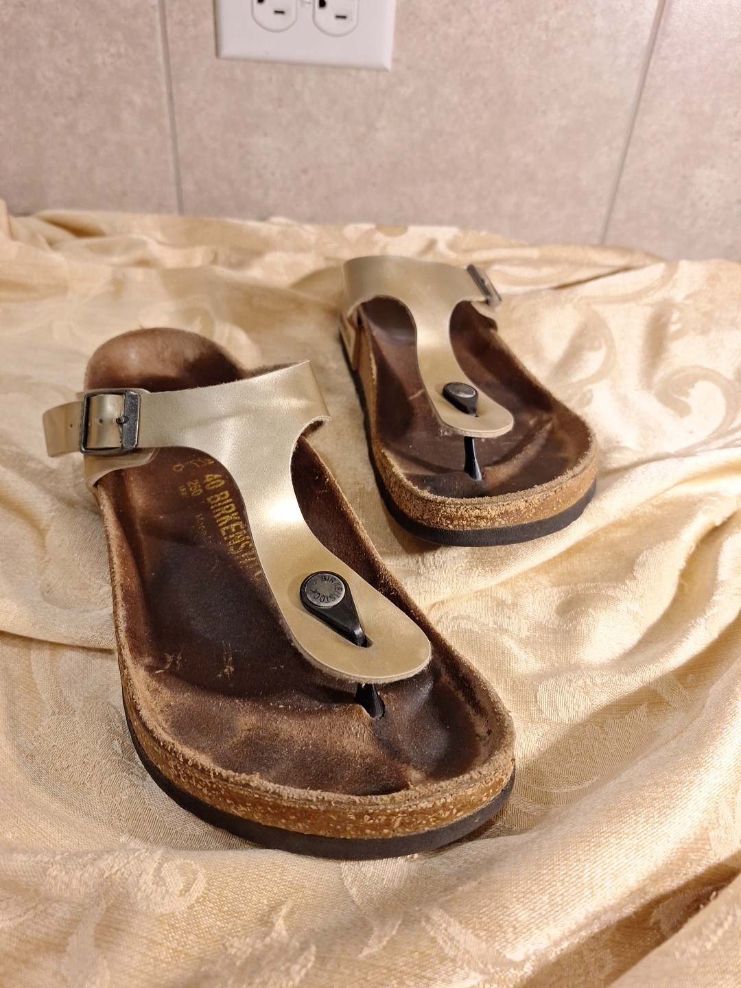 Birkenstock Shiny Gold Woman's Thong Sandals