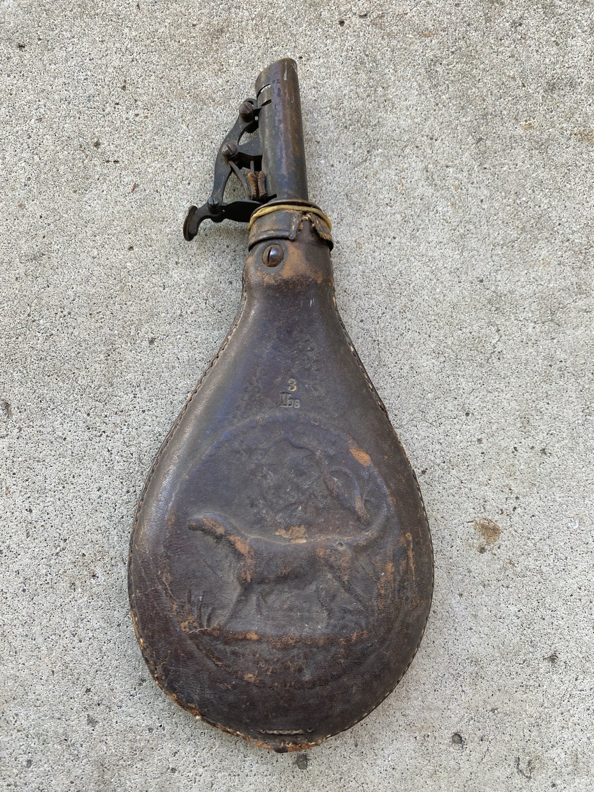 Antique AMERICAN CAP Civil War HUNTING DOG Black Powder LEATHER SHOT POUCH Flask