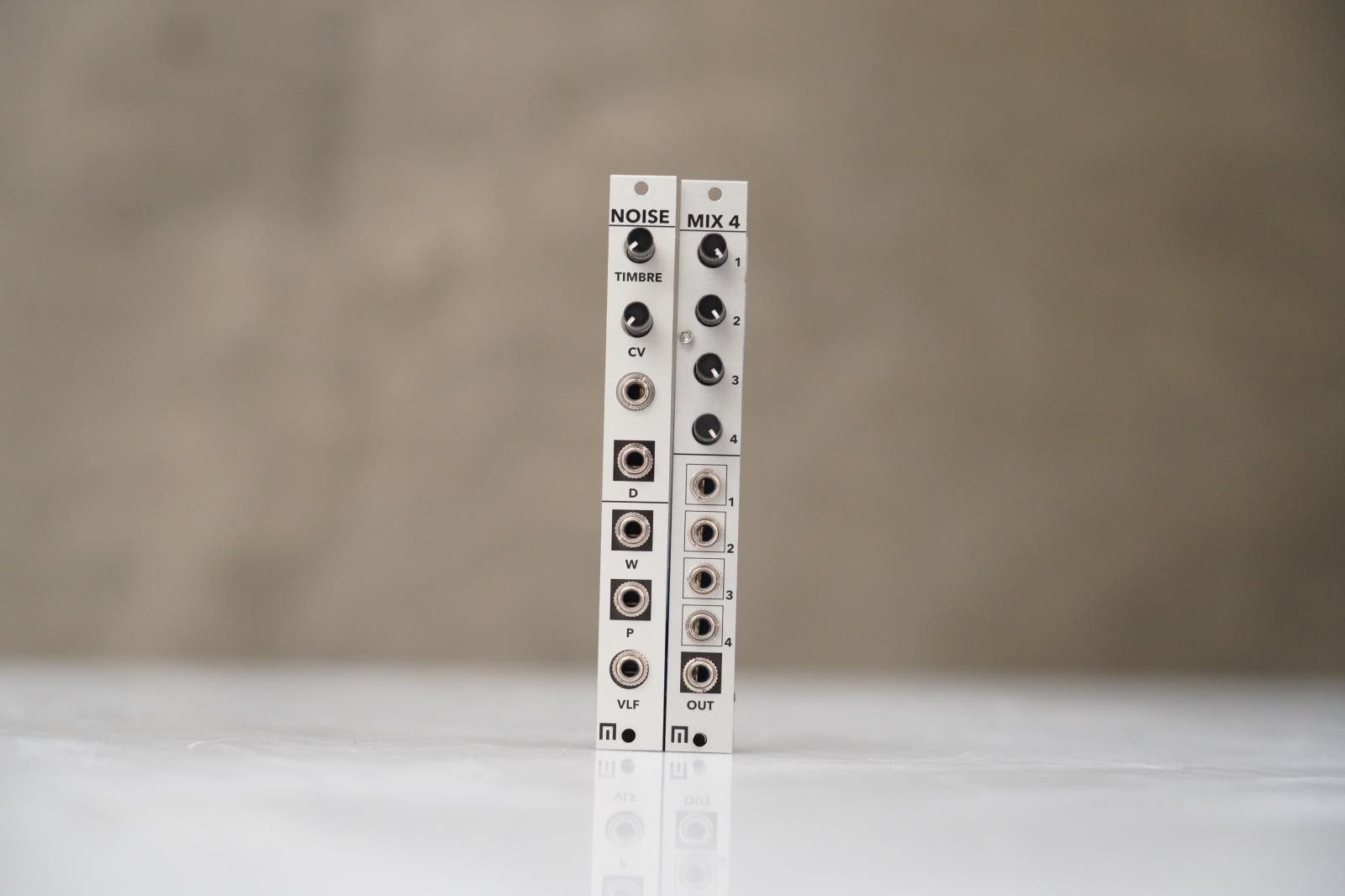 Malekko MIX 4 & NOISE Eurorack Modules w/ Patch Cables #58510