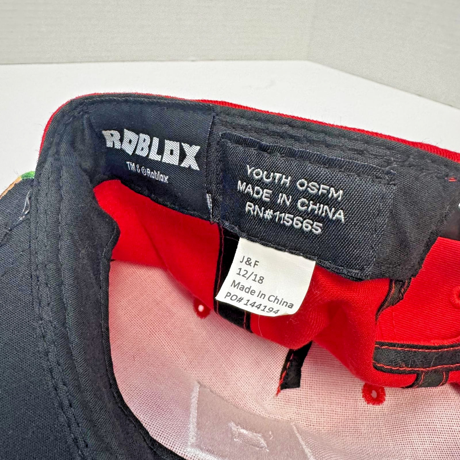 Roblox Youth Baseball CAP Hat Graphics on Bill Multi Color Snap Back 12/18