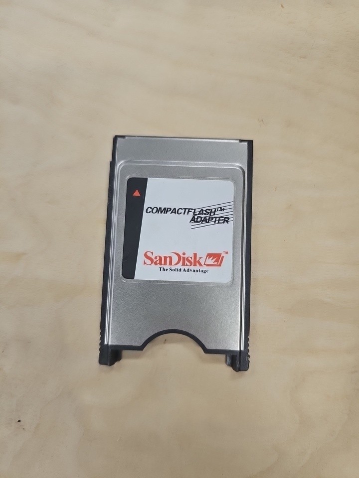 SanDisk CompactFlash PC Card Adapter PCMCIA [Lot 0002]