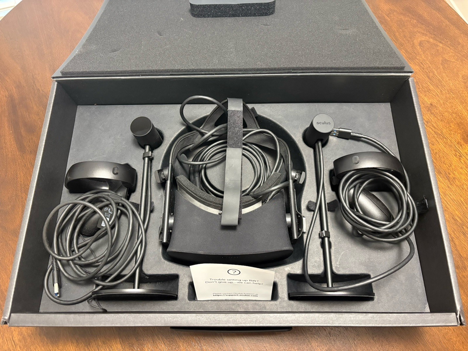 Oculus Rift CV1 Virtual Reality Headset Bundle