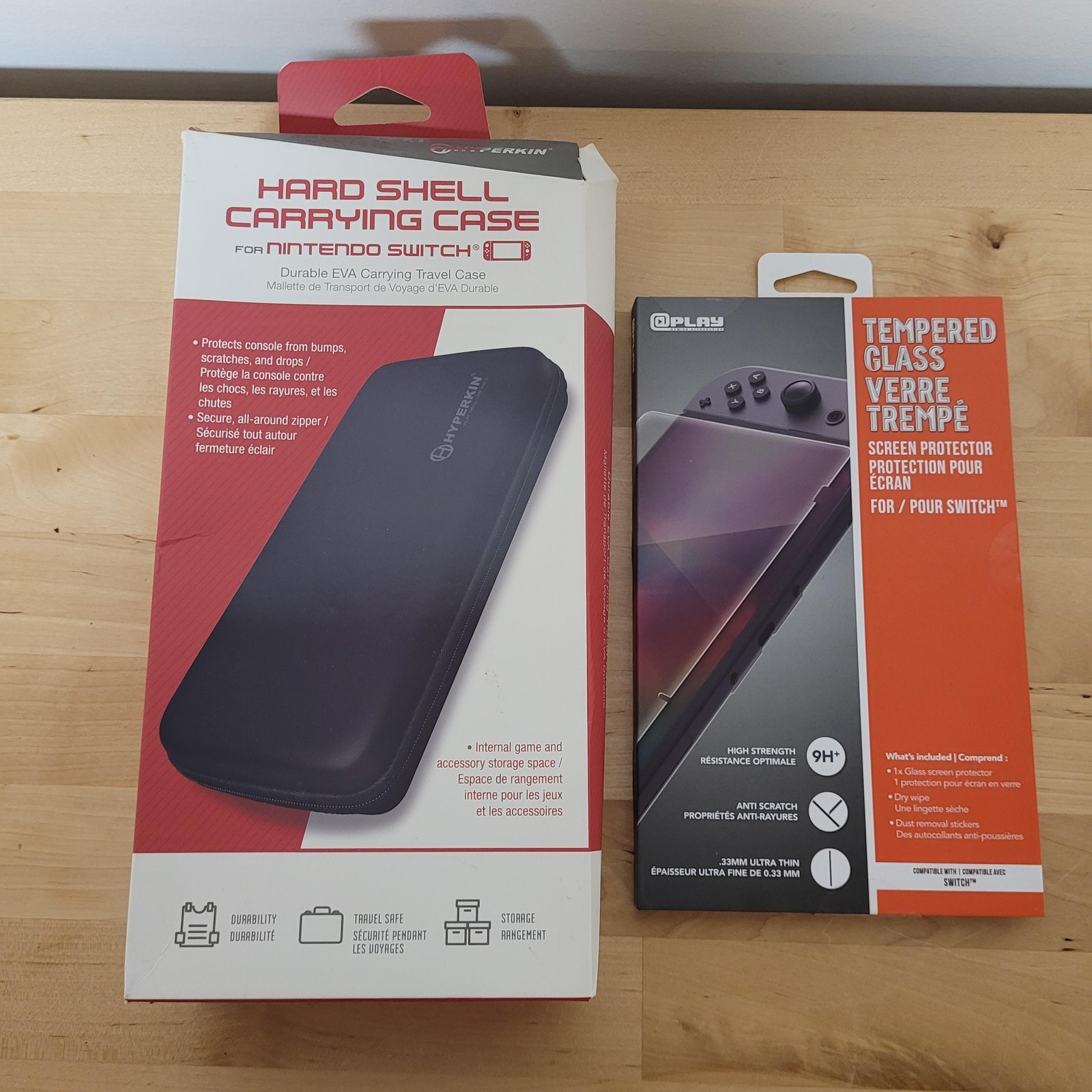 Hyperkin Nintendo Switch Hard Shell Carrying Case & Play Screen Protector Black