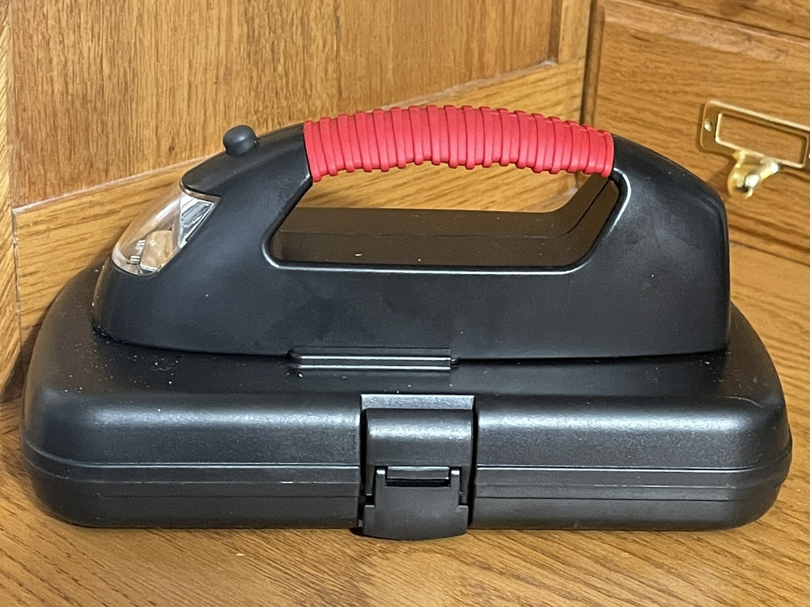 Combination Emergency Winding Flashlight and Tool Kit New in Box Works Great