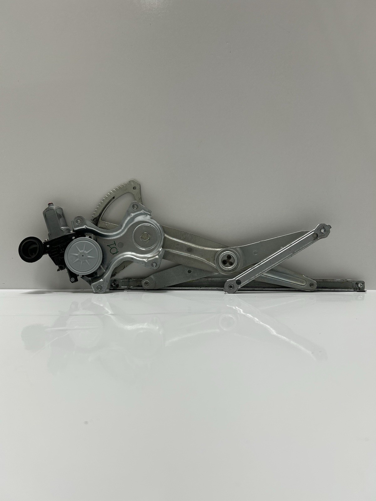 2009-2013 Toyota Corolla Front Driver Door Power Window Regulator & Motor