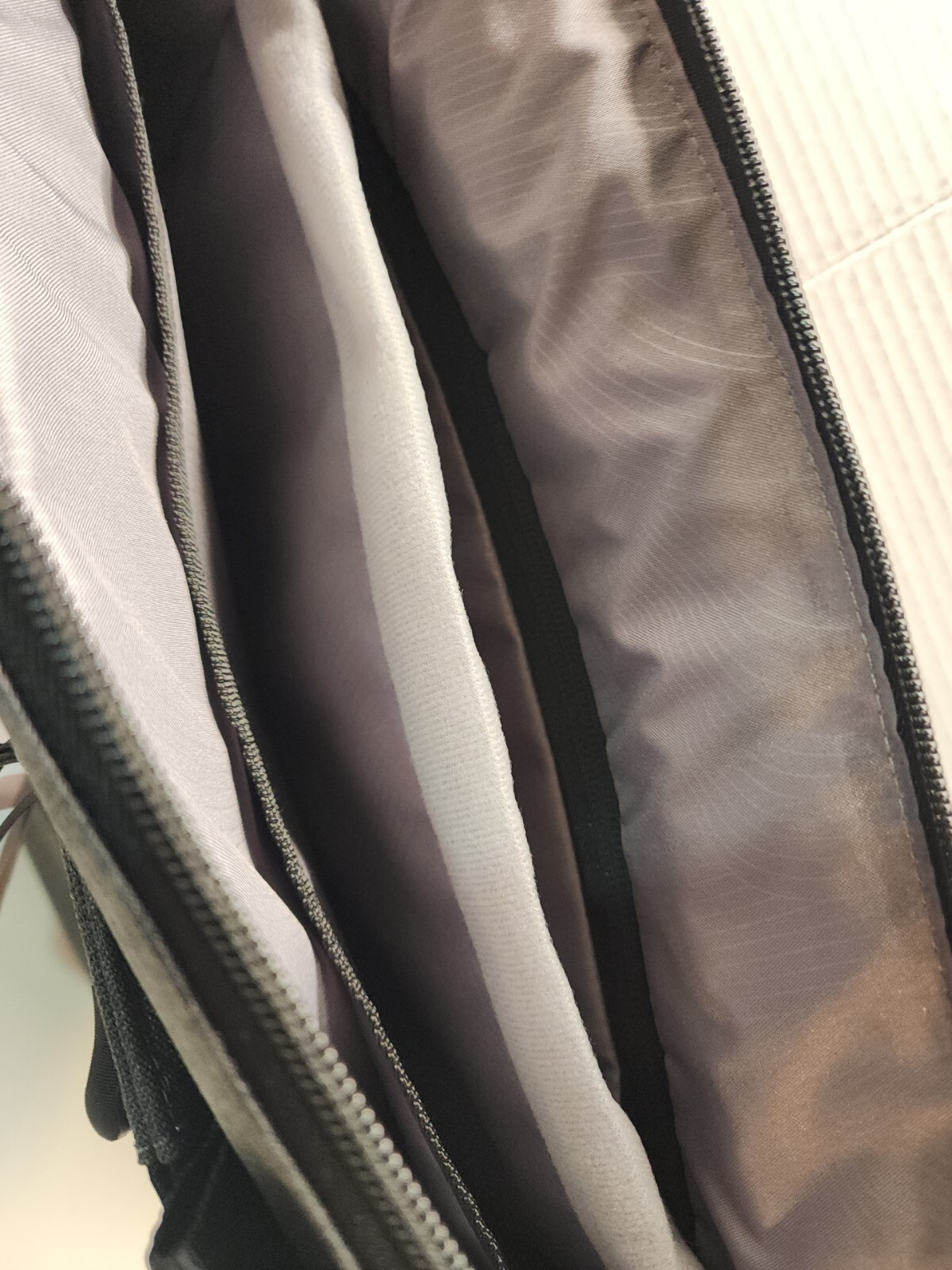 Case Logic 17" laptop & tablet Black Case With Shoulder Strap