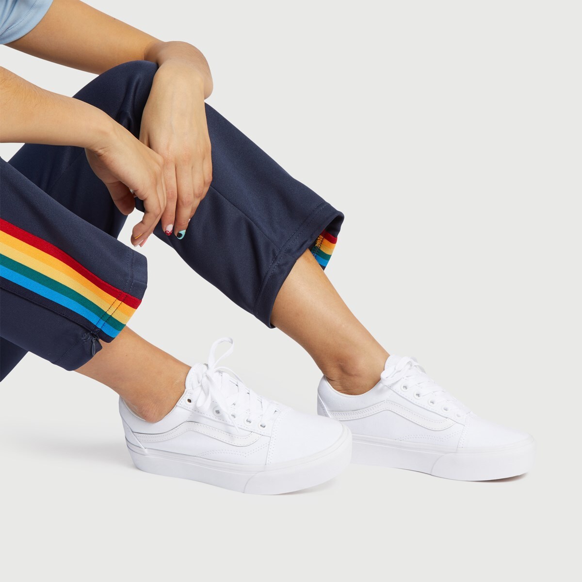 vans womens old skool platform triple white sneaker VN0A3B3UW00 womens sz 6-10