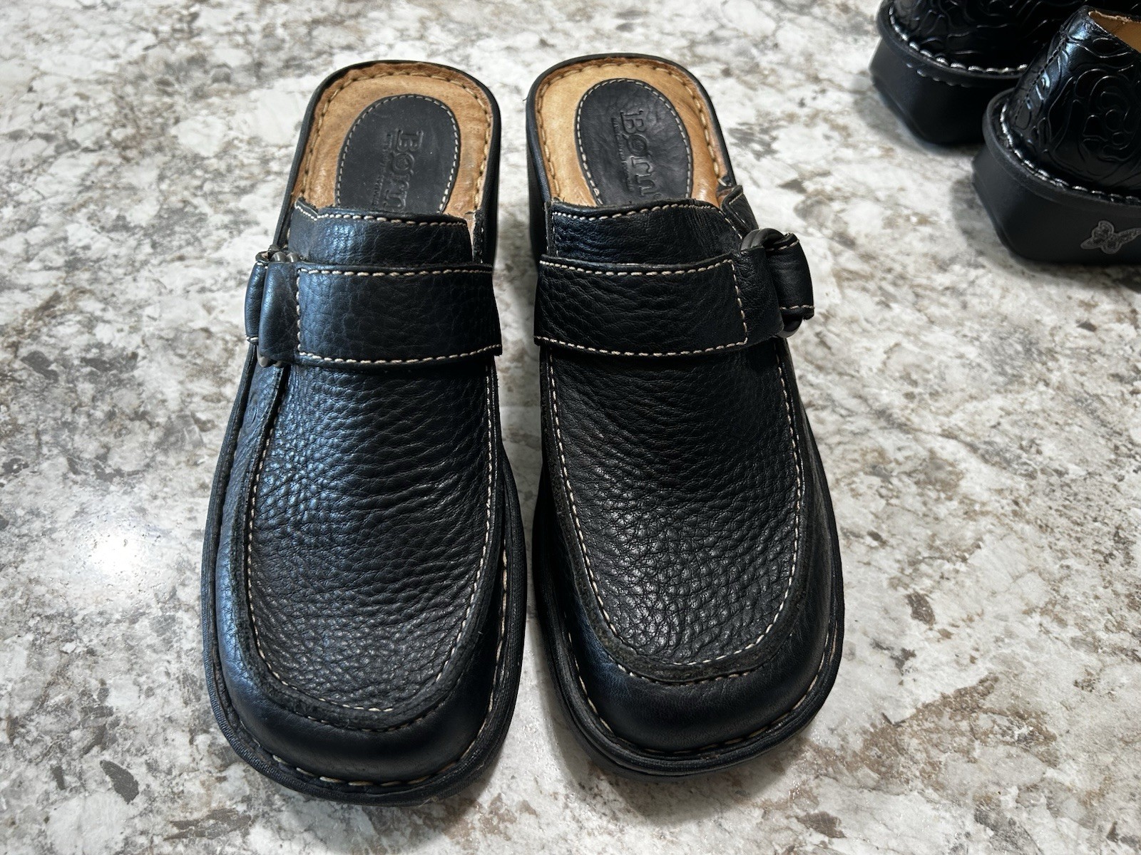 Børn Black Leather Comfort Mule Slip-On Buckle Clogs Women’s US 7 EU 38