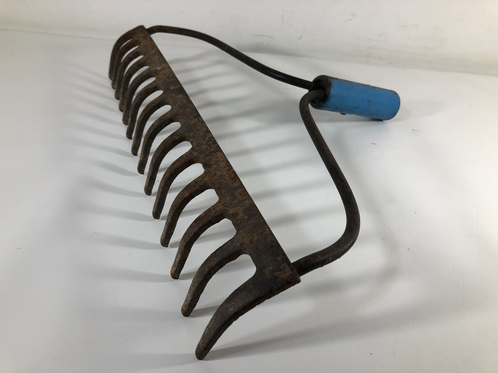 Vtg 14 Prong Rake Head Metal Primitive Garden Tine Wall Hook Jewelry Hanger 14”