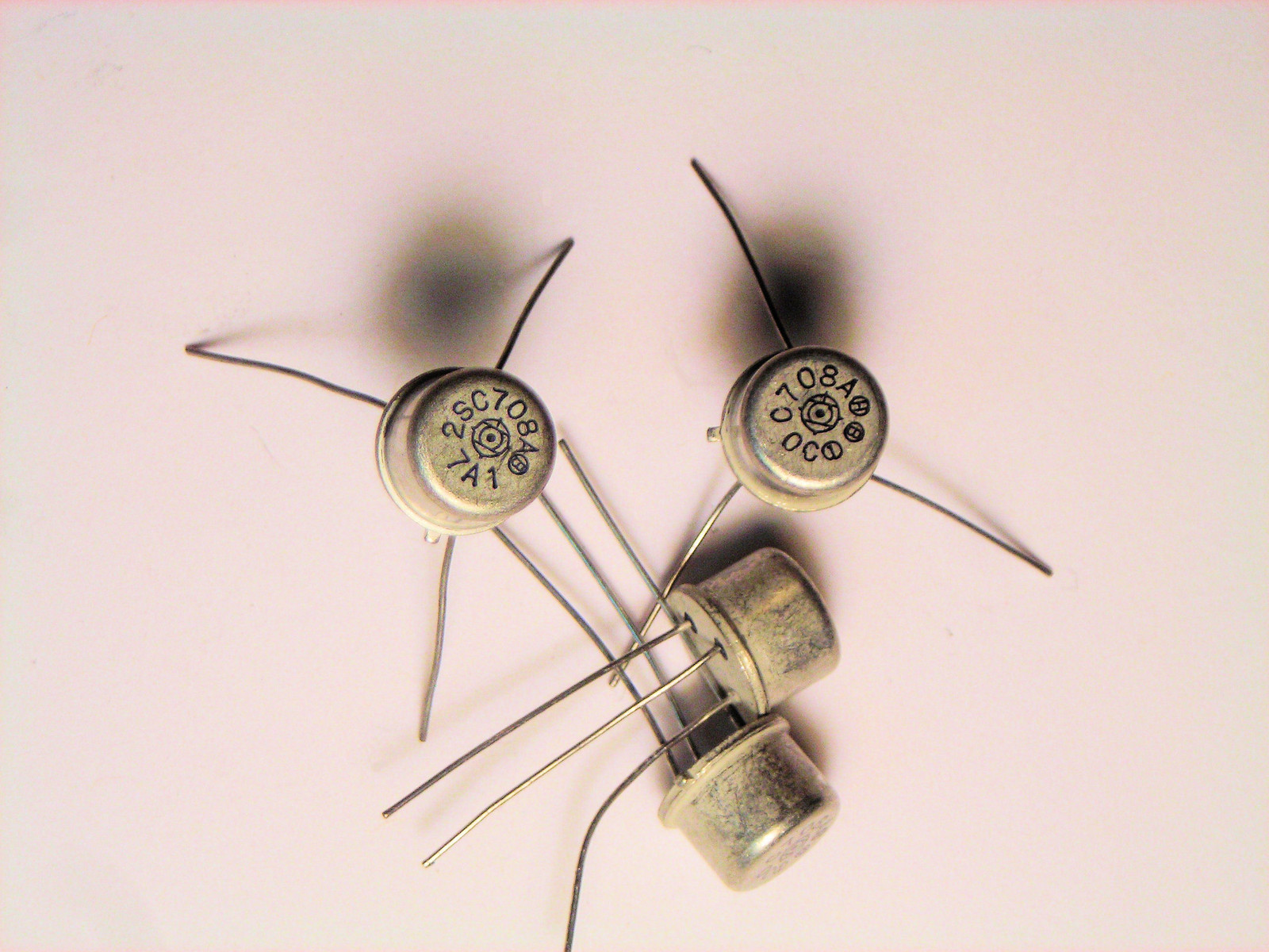 2SC708A "Original" Hitachi Transistor 2 pcs