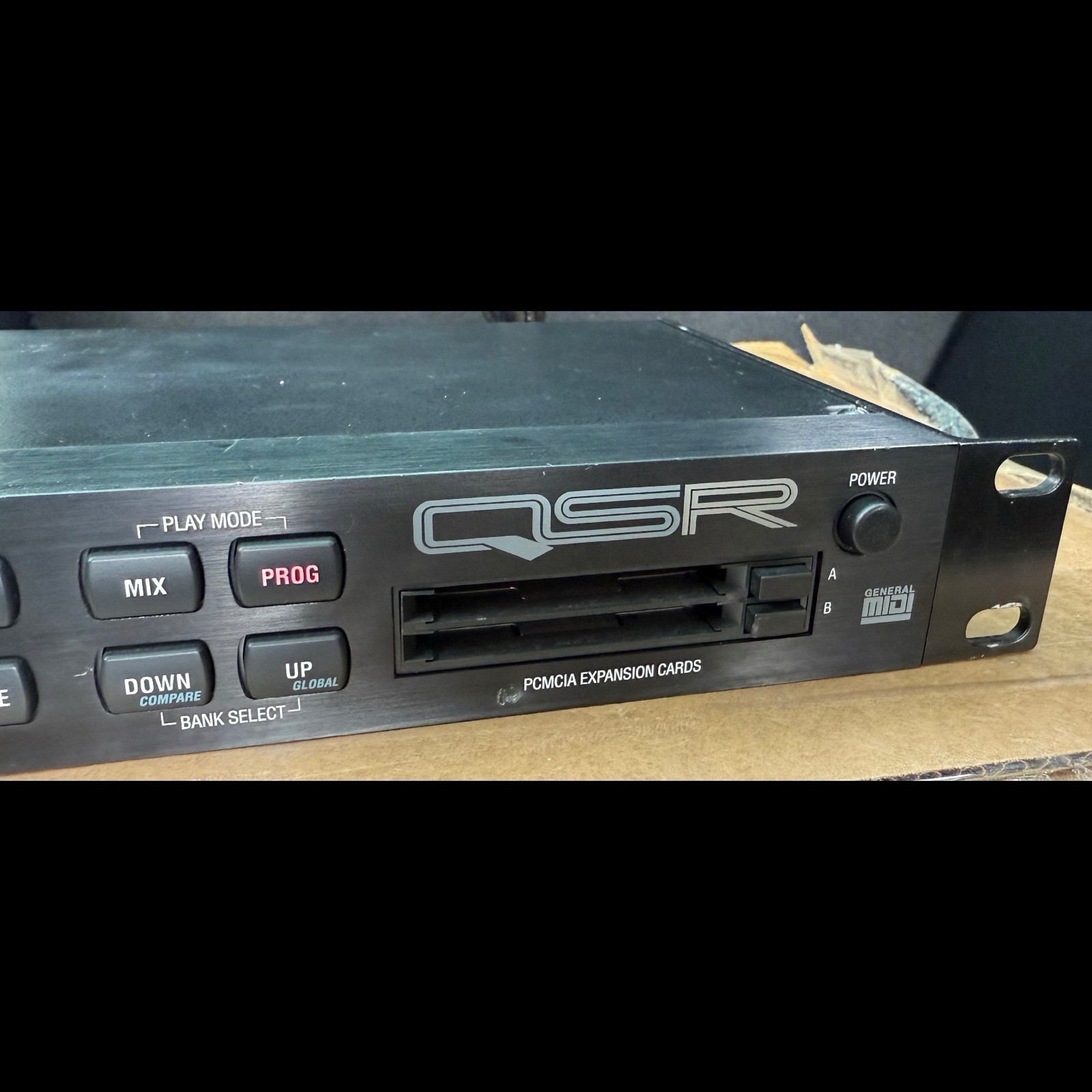 Alesis QSR Rackmount Synth Module w/ Power Adapter