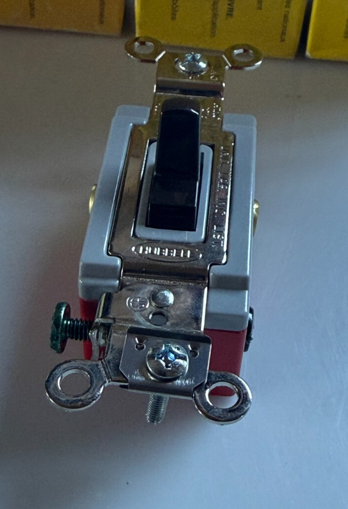Hubbell HBL1223 (QUANTITY 3)